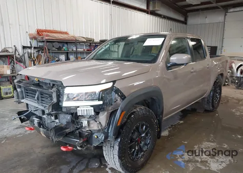 2023 Nissan Frontier Pro-4X 4X4 z USA, uszkodzony, nr VIN 1N6ED1EK4PN660188